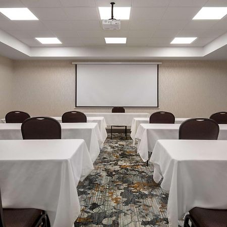 Hampton Inn By Hilton Brampton - Toronto Екстериор снимка