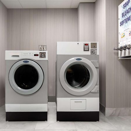Hampton Inn By Hilton Brampton - Toronto Екстериор снимка