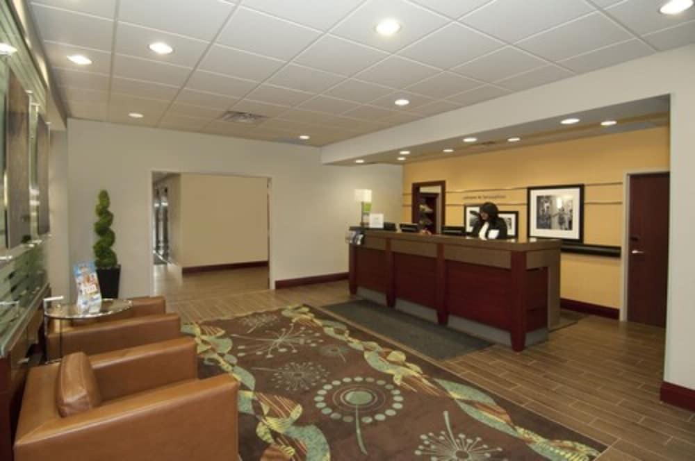 Hampton Inn By Hilton Brampton - Toronto Екстериор снимка