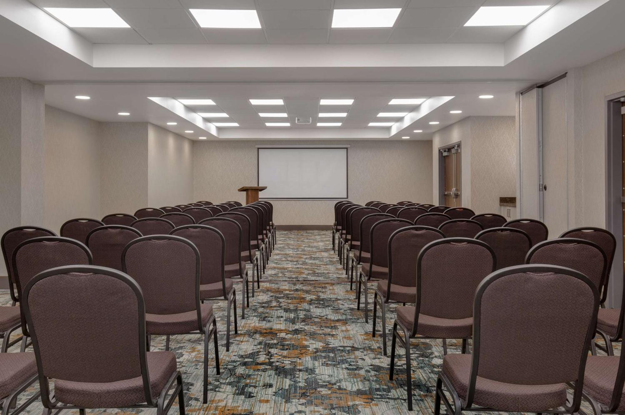 Hampton Inn By Hilton Brampton - Toronto Екстериор снимка