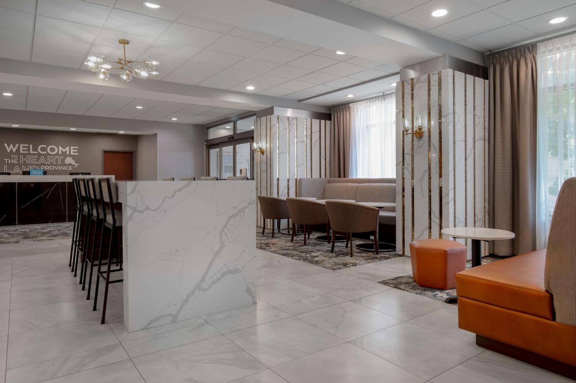 Hampton Inn By Hilton Brampton - Toronto Екстериор снимка