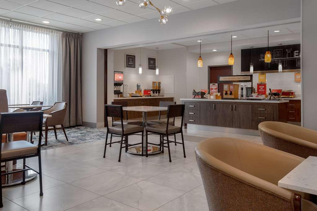 Hampton Inn By Hilton Brampton - Toronto Ресторант снимка